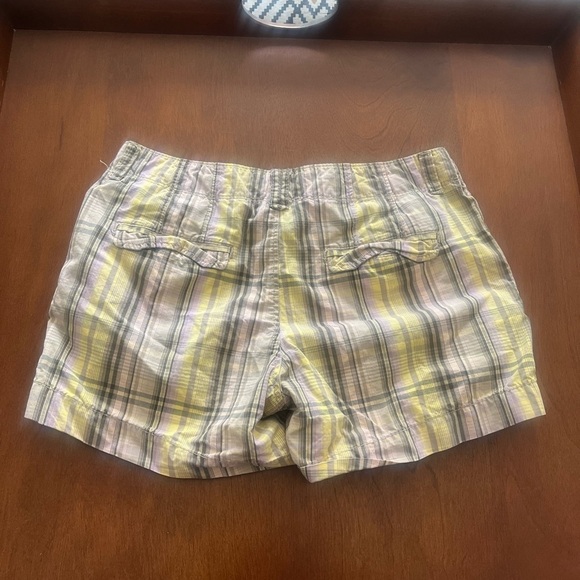 Old Navy Women's Plaid Shorts in Yellow and Gray - Picture 2 of 7